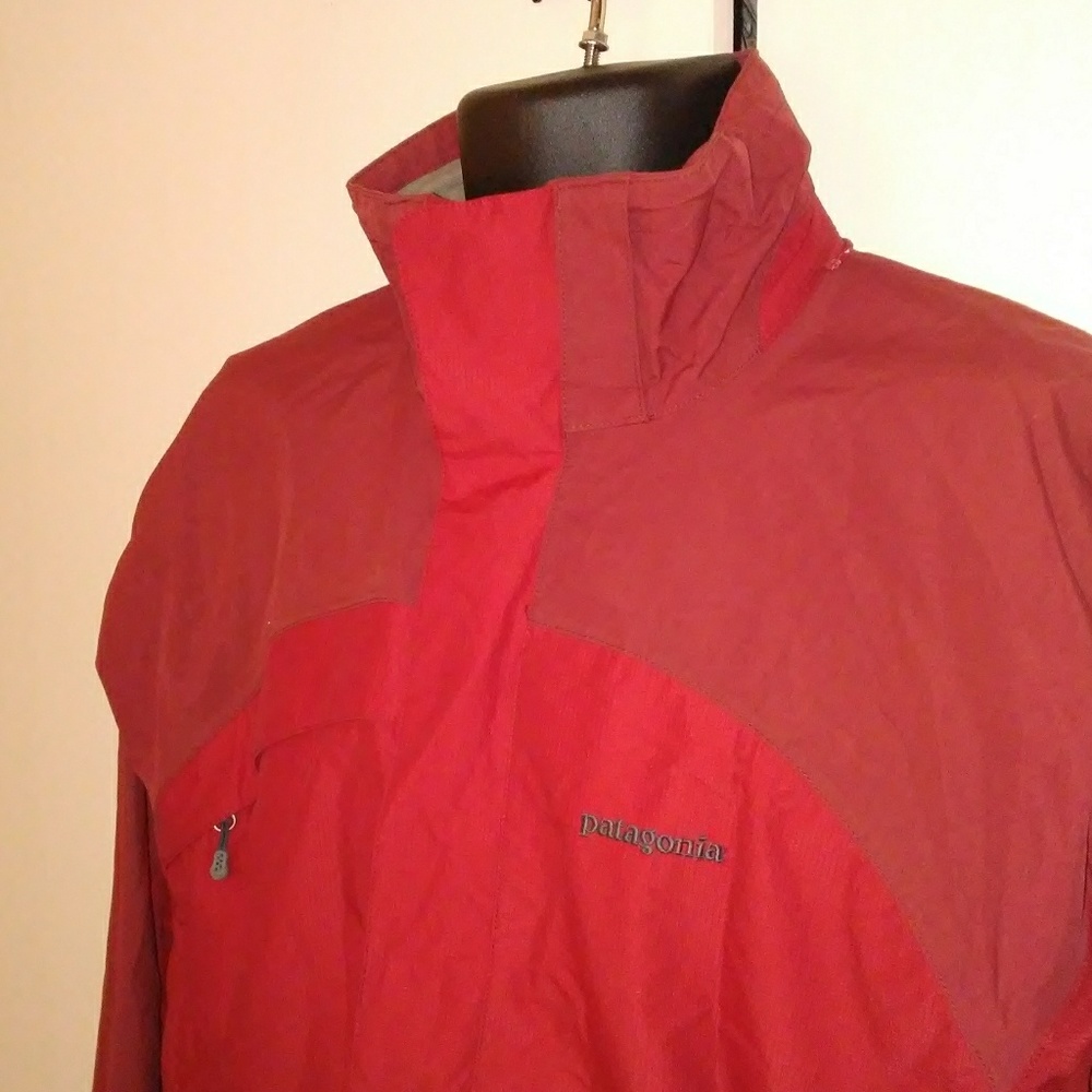 Patagonia men's outter shell jacket